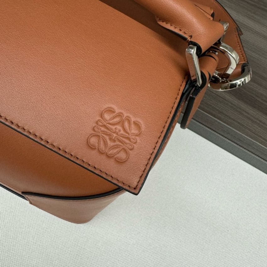 L0ew* Large Puzzle bag in Classic calfskin