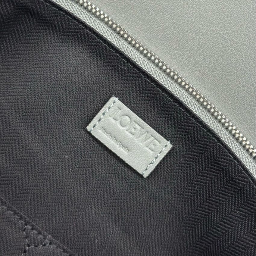L0ew* Large Puzzle bag in Classic calfskin