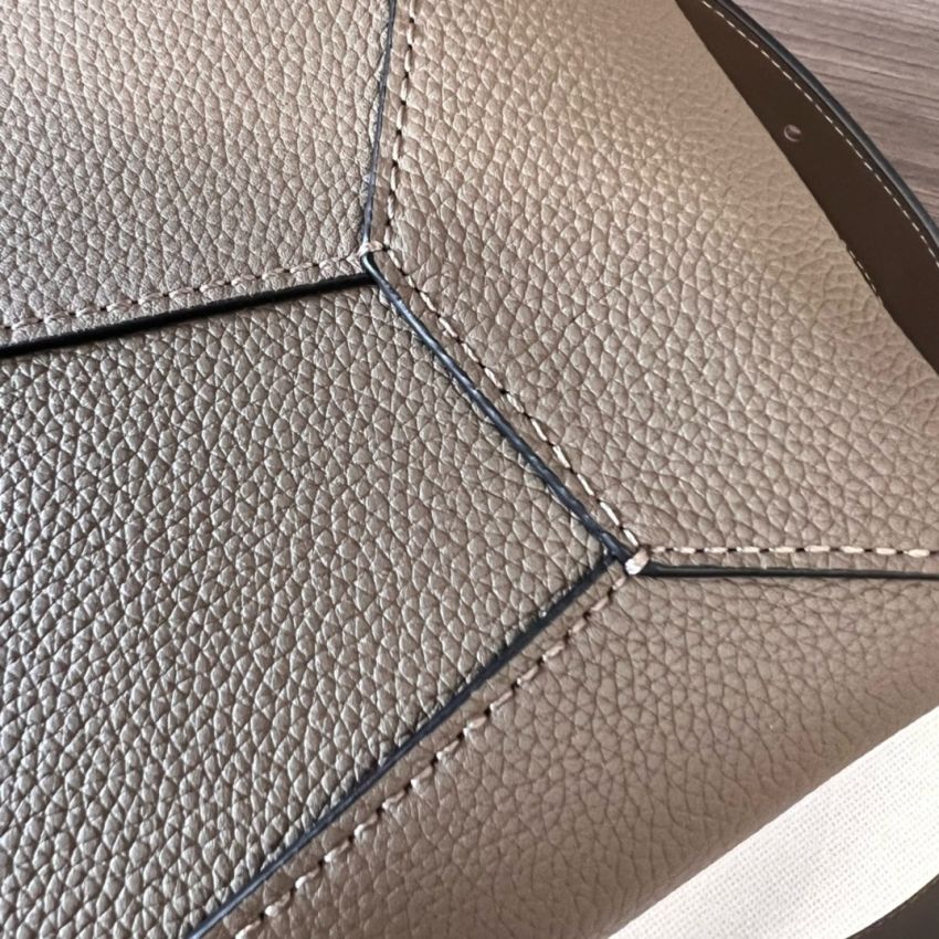 L0ew* Large Puzzle bag in grained calfskin