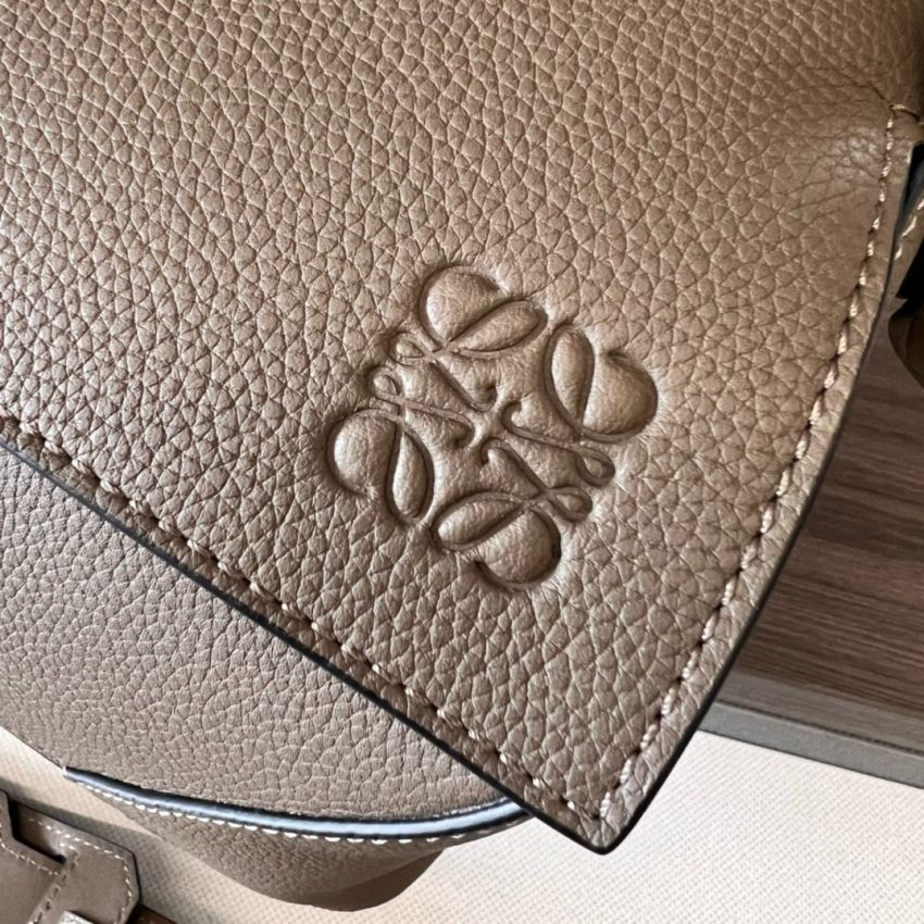 L0ew* Large Puzzle bag in grained calfskin