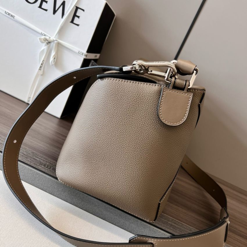 L0ew* Large Puzzle bag in grained calfskin