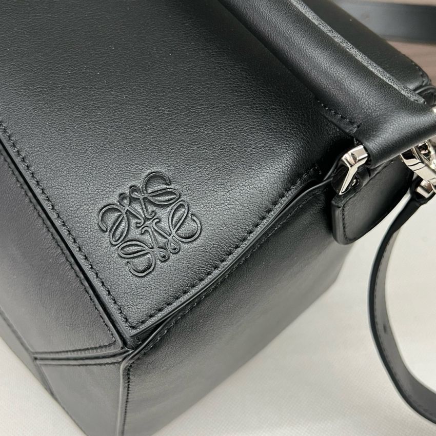 L0ew* Large Puzzle bag in Classic calfskin