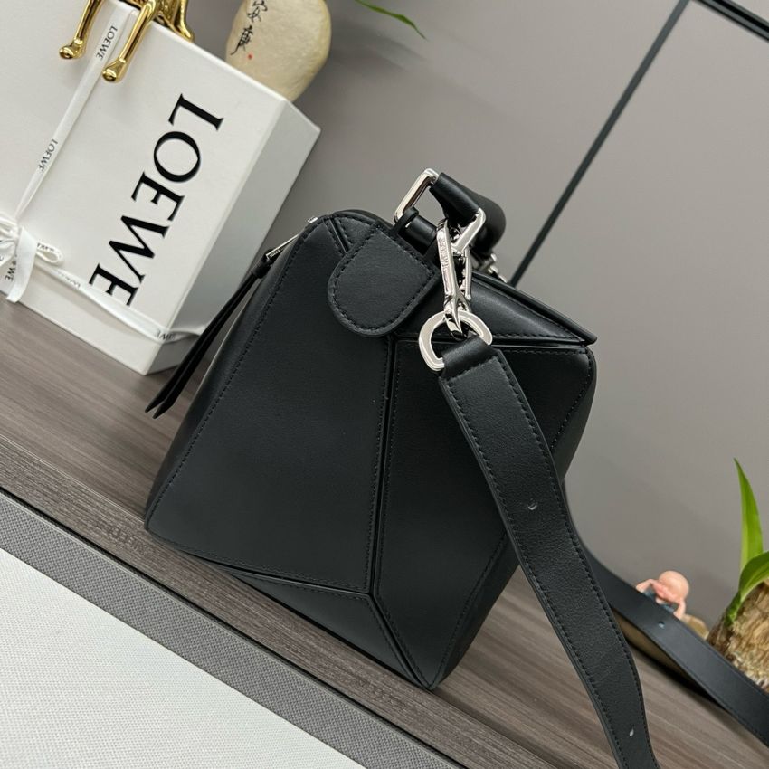 L0ew* Large Puzzle bag in Classic calfskin