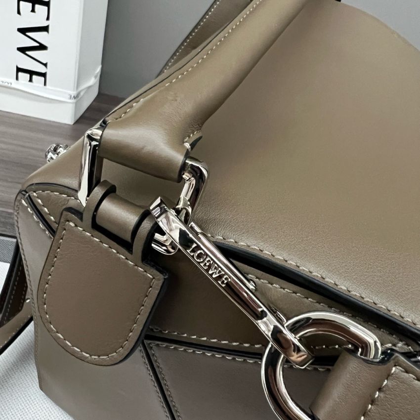 L0ew* Large Puzzle bag in Classic calfskin