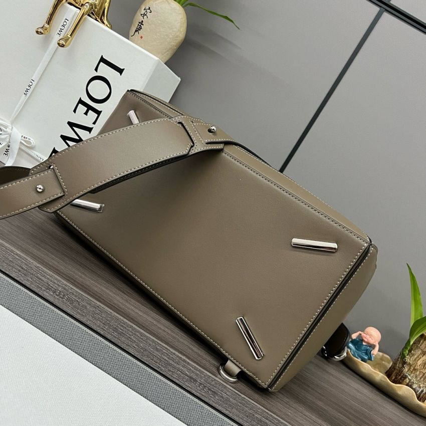 L0ew* Large Puzzle bag in Classic calfskin