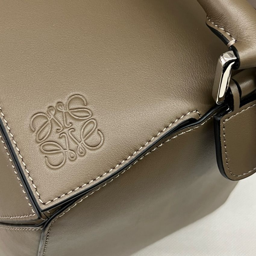 L0ew* Large Puzzle bag in Classic calfskin