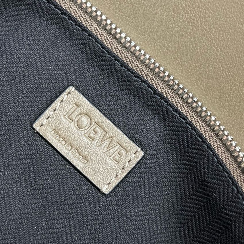 L0ew* Large Puzzle bag in Classic calfskin