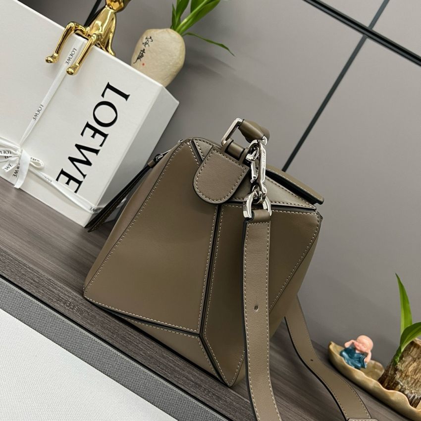 L0ew* Large Puzzle bag in Classic calfskin