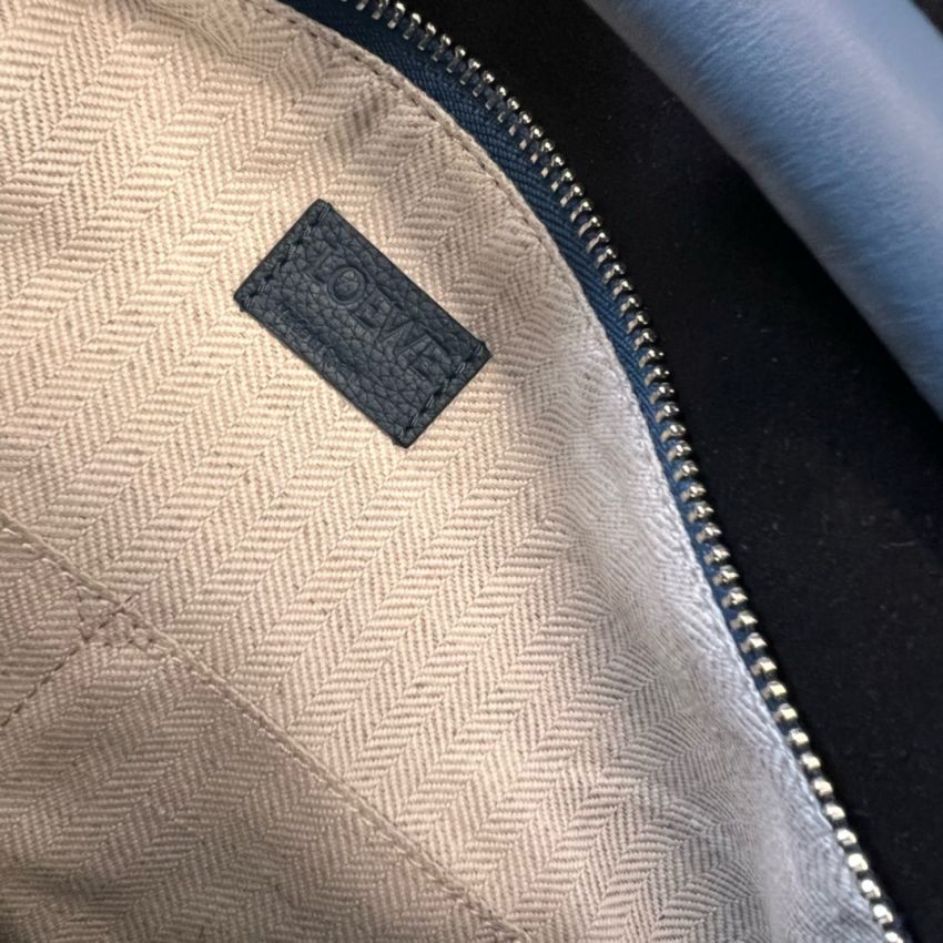 L0ew* Large Puzzle bag in grained calfskin-dark blue