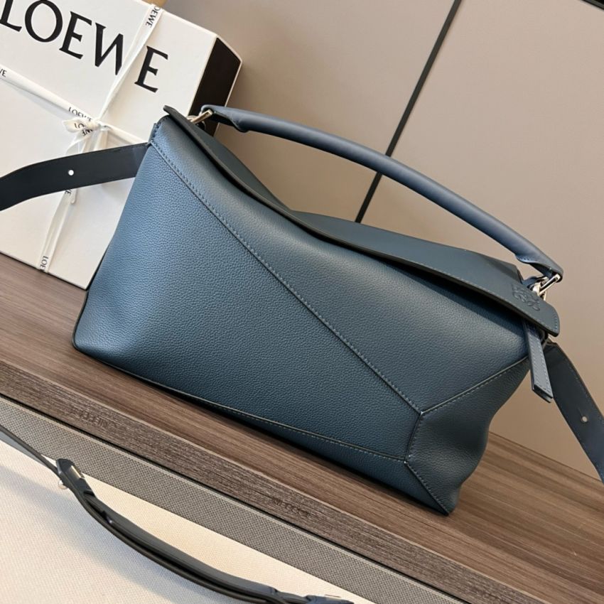L0ew* Large Puzzle bag in grained calfskin-dark blue
