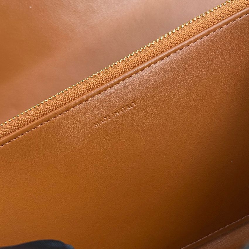 Ce1i*e Triomphe Long wallet-Tan/brown