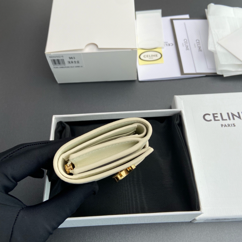 Ce1i*e Triomphe Compact Wallet-Cream