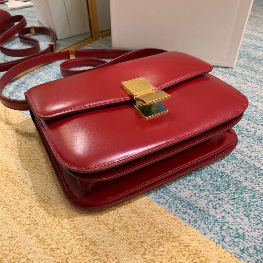 Ce1i*e  Classic Box calfskin Shoulder Bag