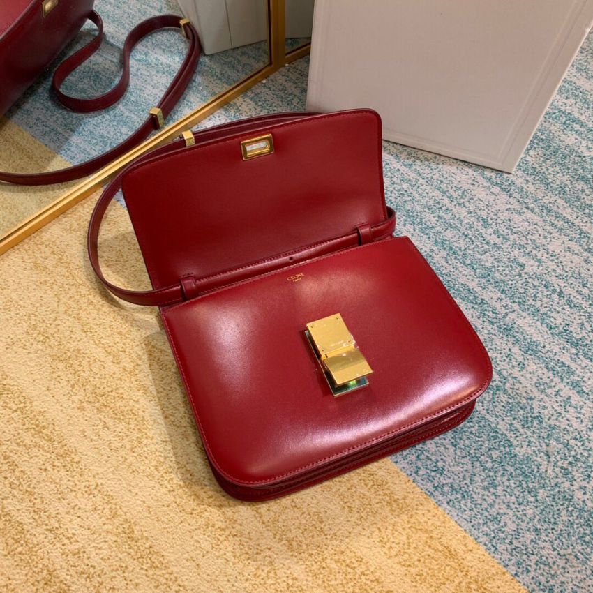 Ce1i*e  Classic Box calfskin Shoulder Bag