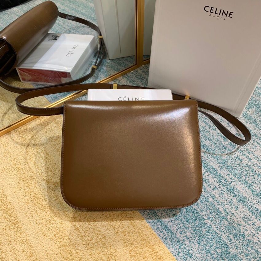 Ce1i*e  Classic Box calfskin Shoulder Bag