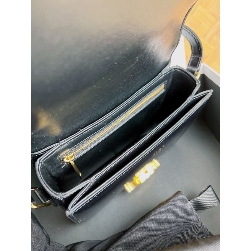 Ce1i*e Teen Triomphe Shoulder Bag