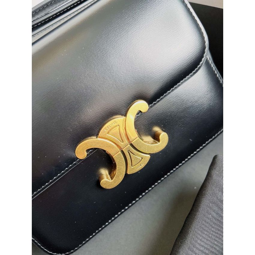 Ce1i*e Teen Triomphe Shoulder Bag