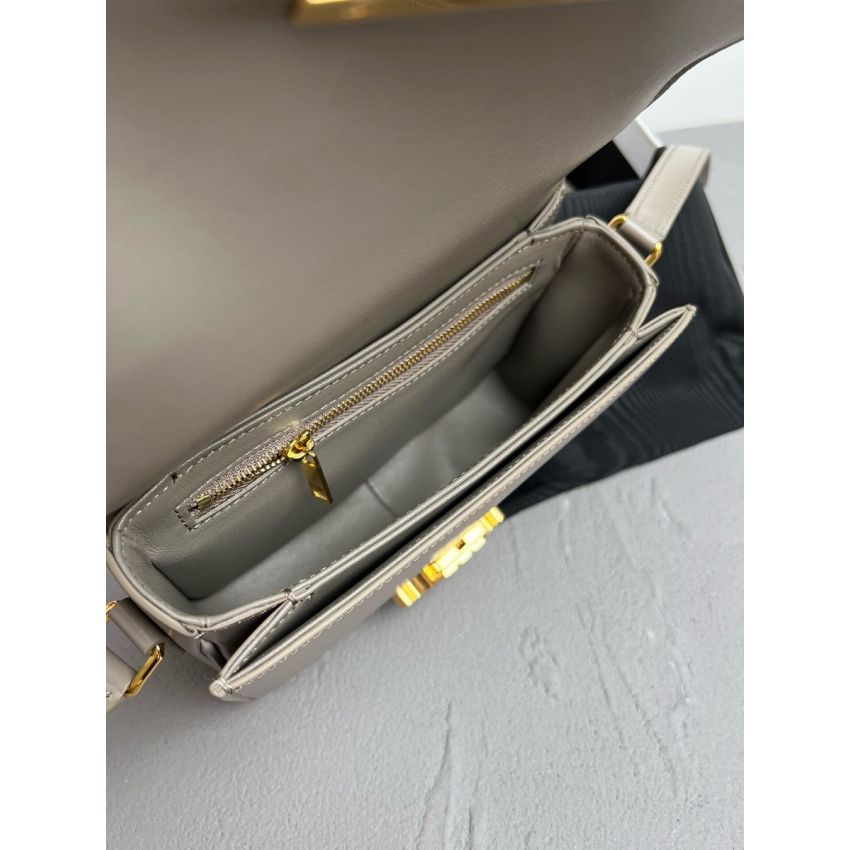 Ce1i*e Teen Triomphe Shoulder Bag