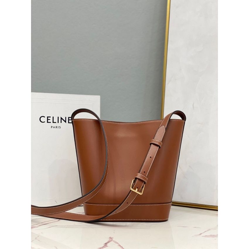 Ce1i*e Cuir Triomphe Small Bucket Bag