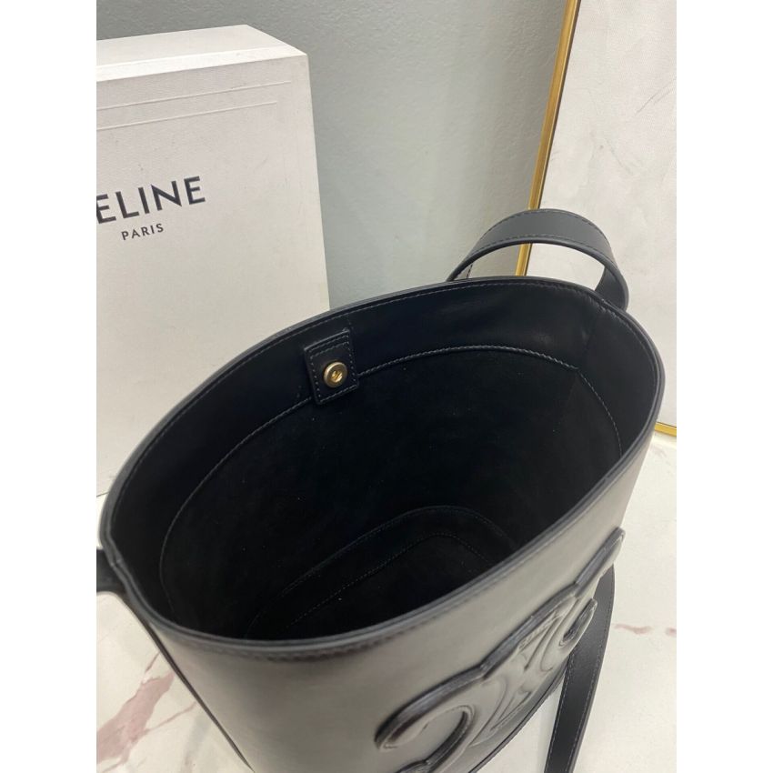 Ce1i*e Cuir Triomphe Small Bucket Bag