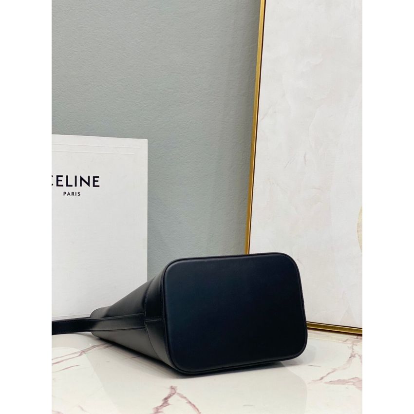 Ce1i*e Cuir Triomphe Small Bucket Bag