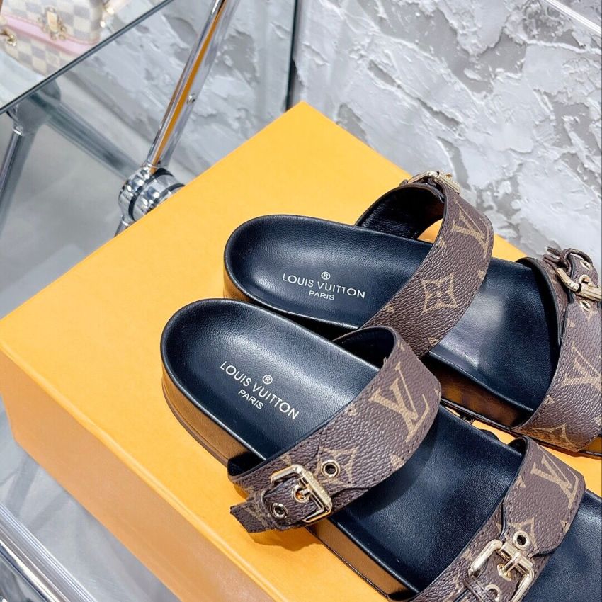 L0vis Vvtt0n Sandals