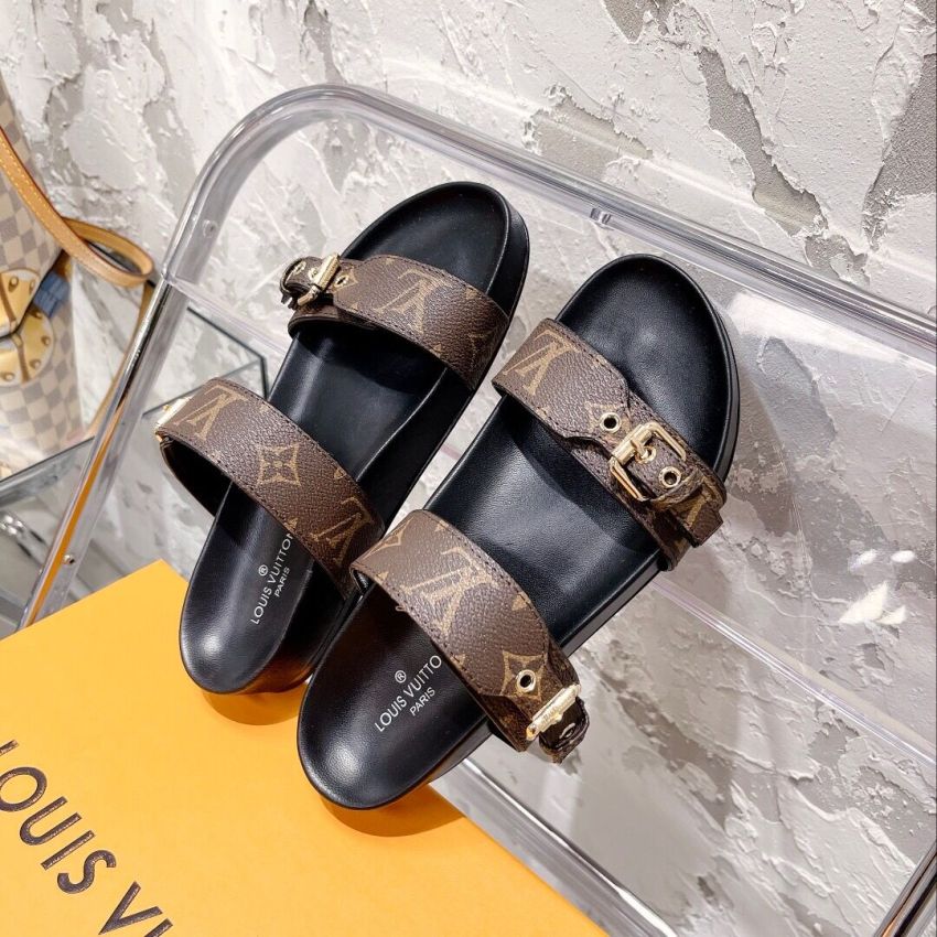 L0vis Vvtt0n Sandals