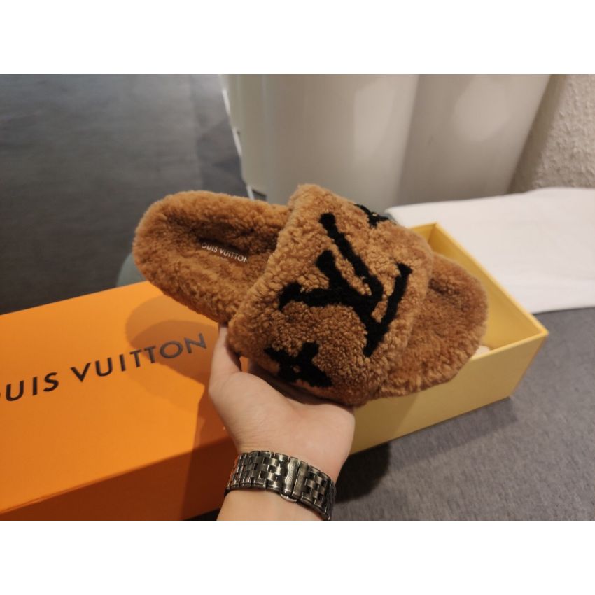 L0vis Vvtt0n Sandals