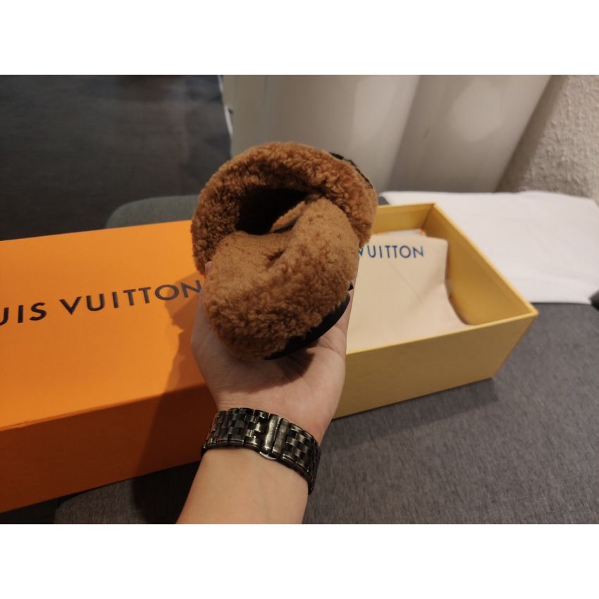 L0vis Vvtt0n Sandals