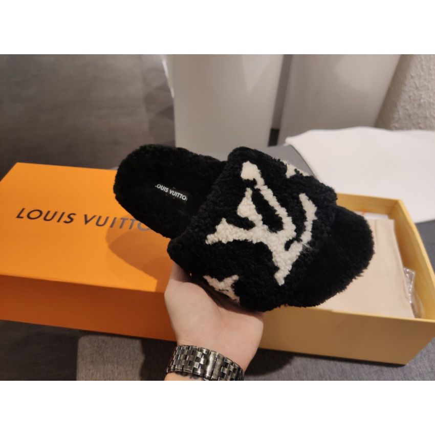 L0vis Vvtt0n Sandals