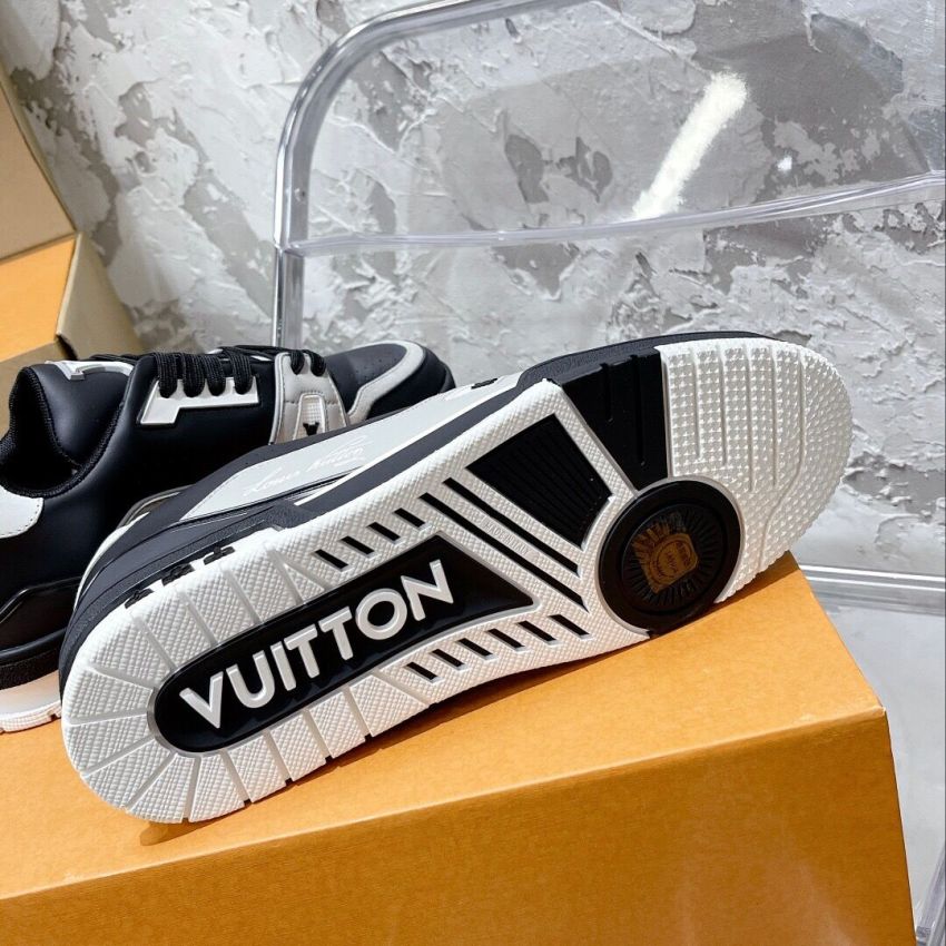 L0vis Vvtt0n Sneaker