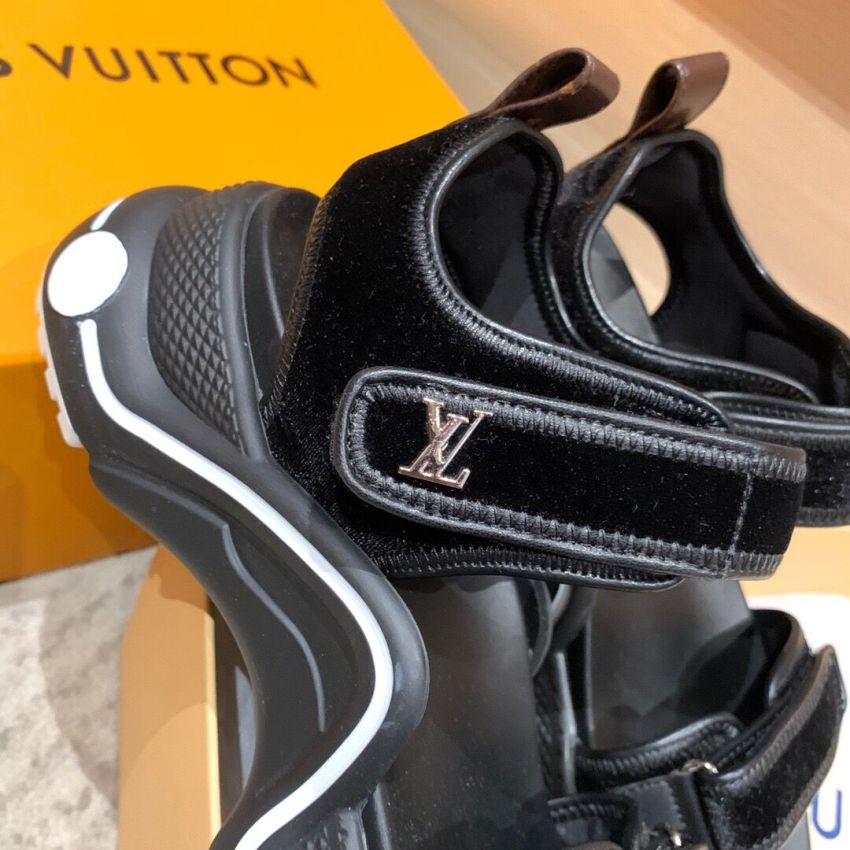 L0vis Vvtt0n Sandals