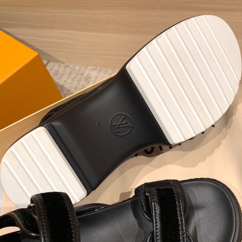 L0vis Vvtt0n Sandals