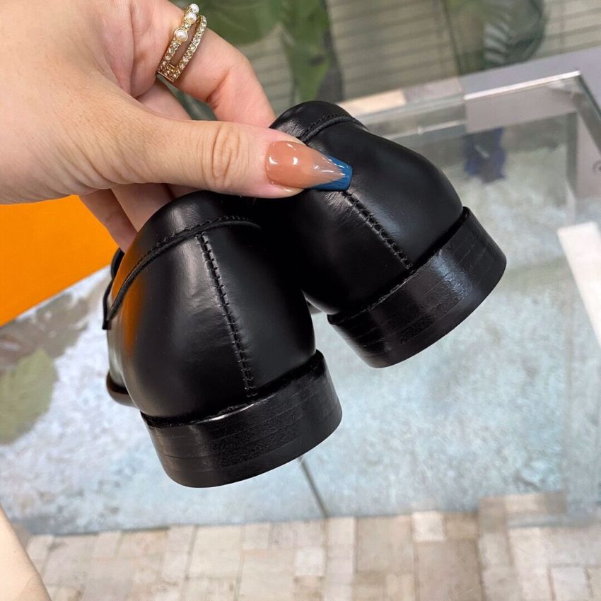 L0vis Vvtt0n Mocassins