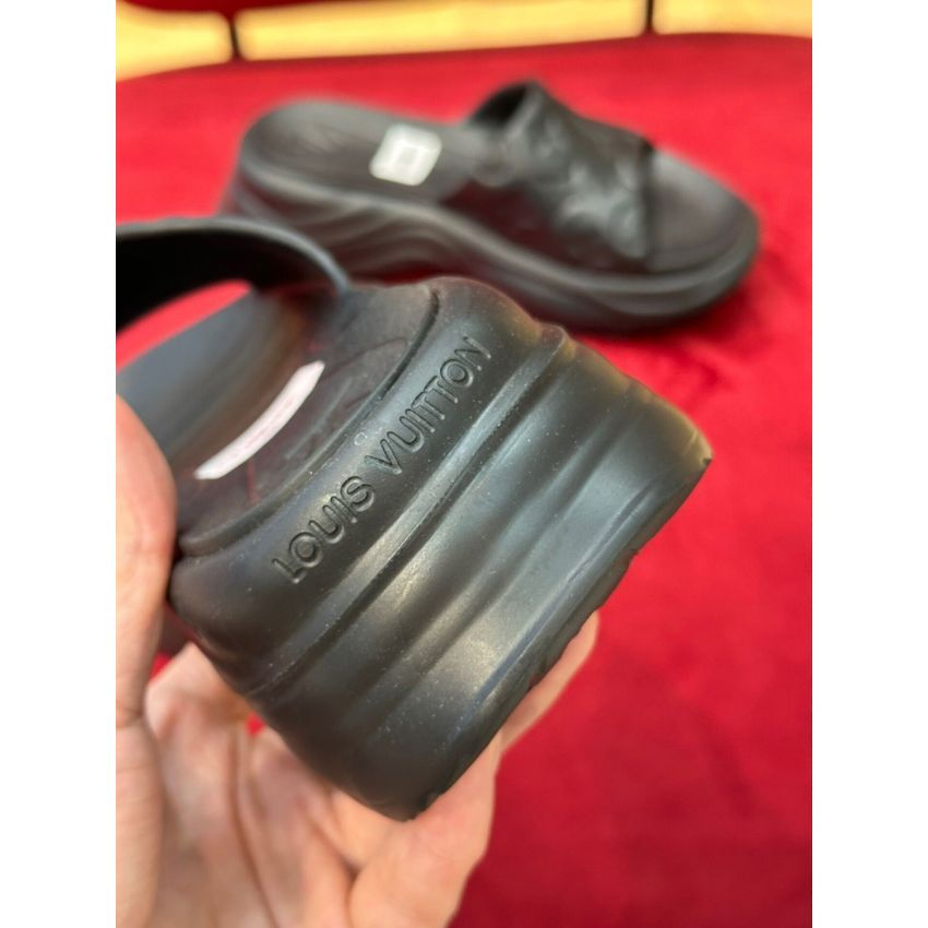 L0vis Vvtt0n Sandals