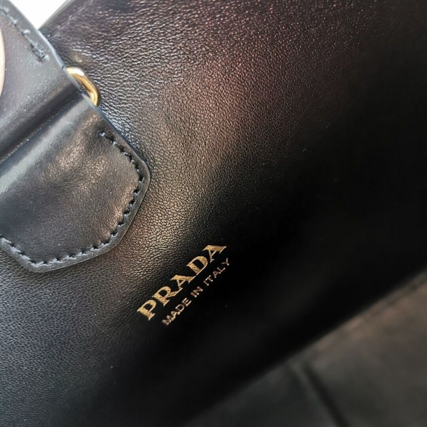 Pra*a Large Leather Shoulder Bag