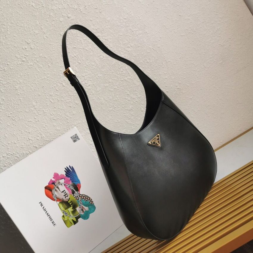 Pra*a Large Leather Shoulder Bag