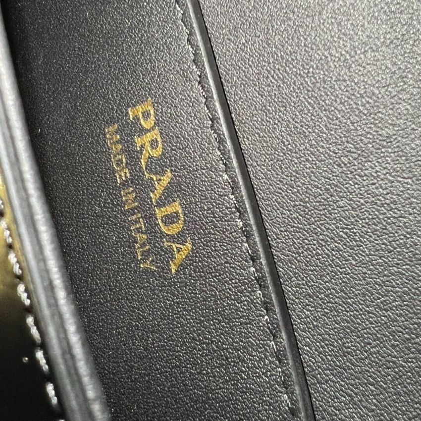 Pra*a Small Leather Shoulder Bag