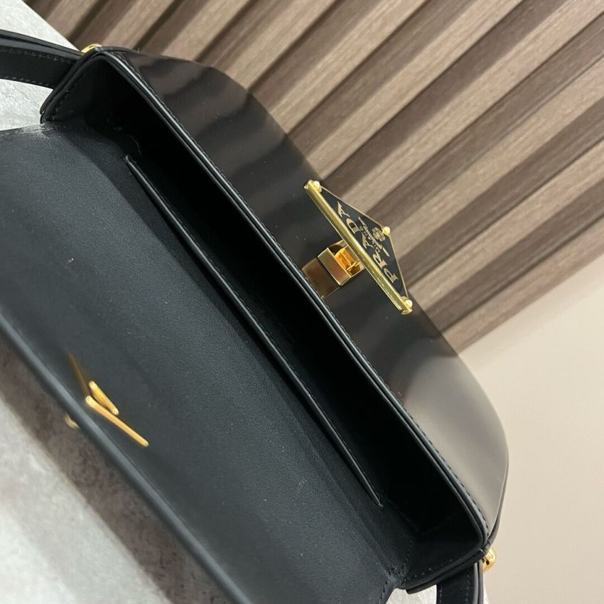 Pra*a Small Leather Shoulder Bag