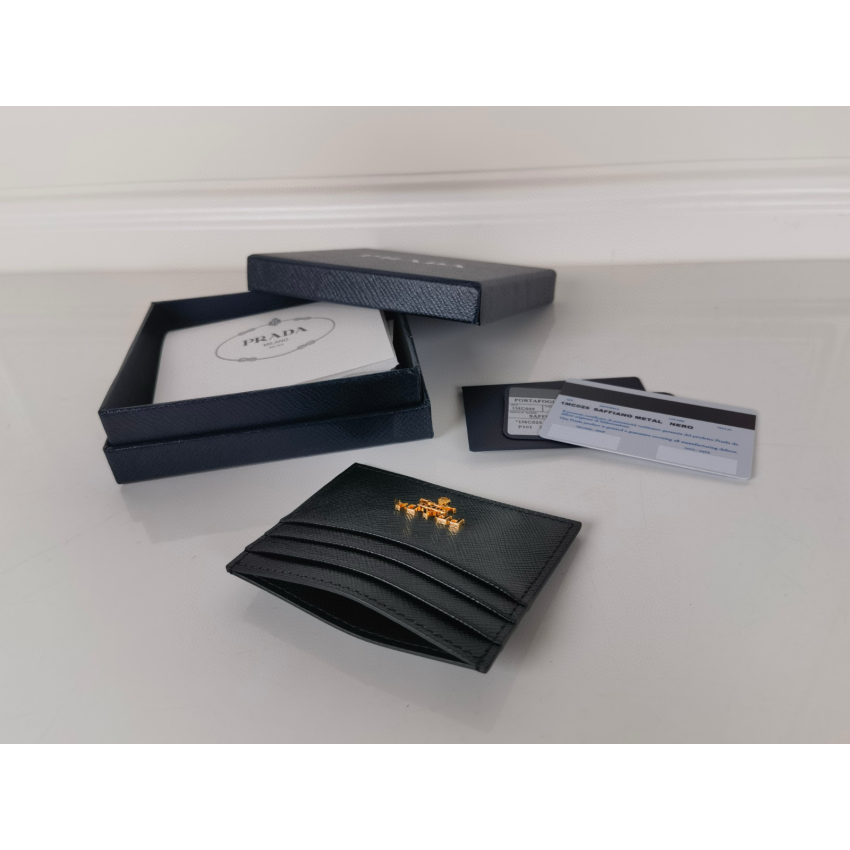Pra*a Leather card holder