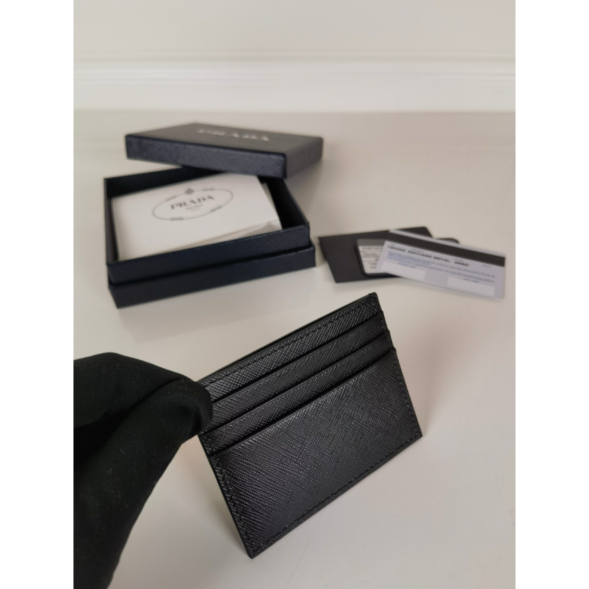Pra*a Leather card holder