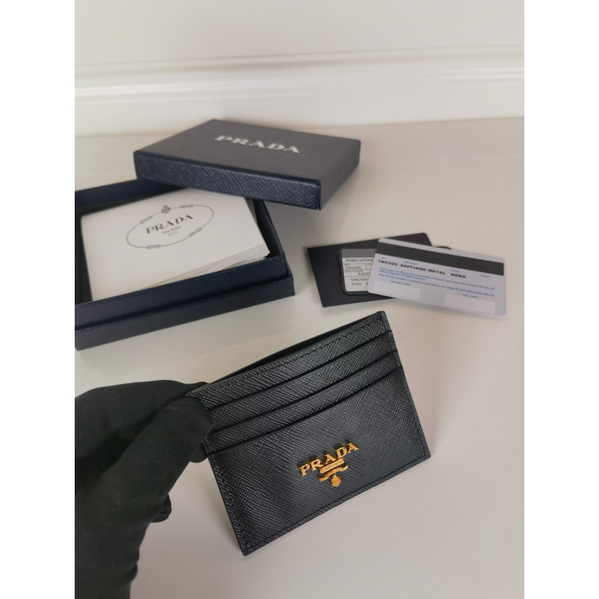 Pra*a Leather card holder