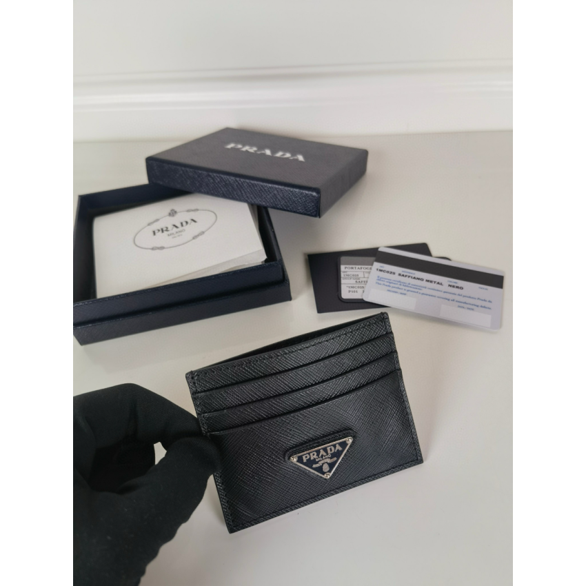 Pra*a Leather card holder