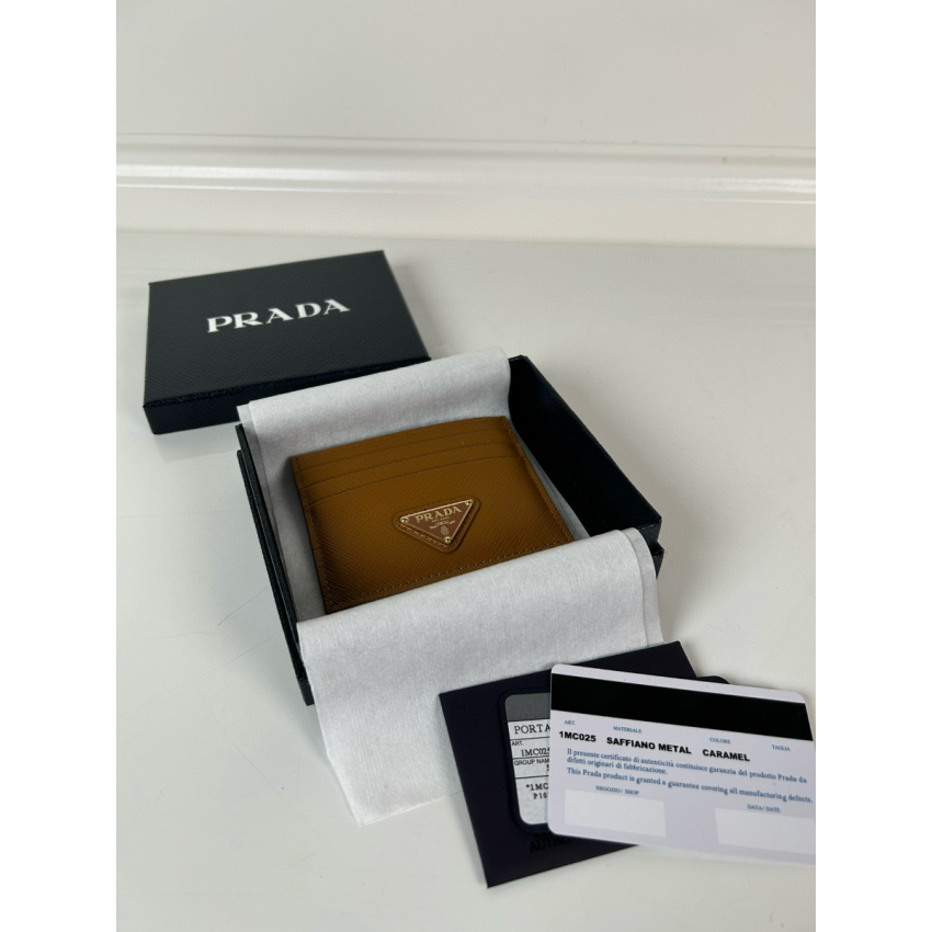 Pra*a Leather card holder