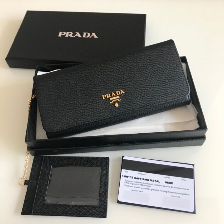 Pra*a Saffiano Long wallet
