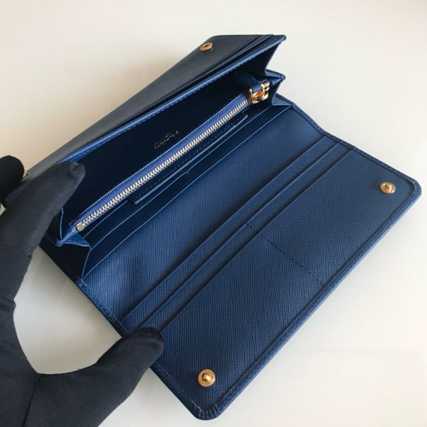 Pra*a Saffiano Long wallet
