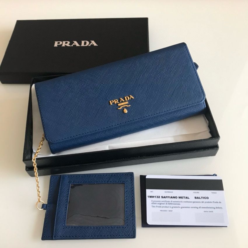 Pra*a Saffiano Long wallet