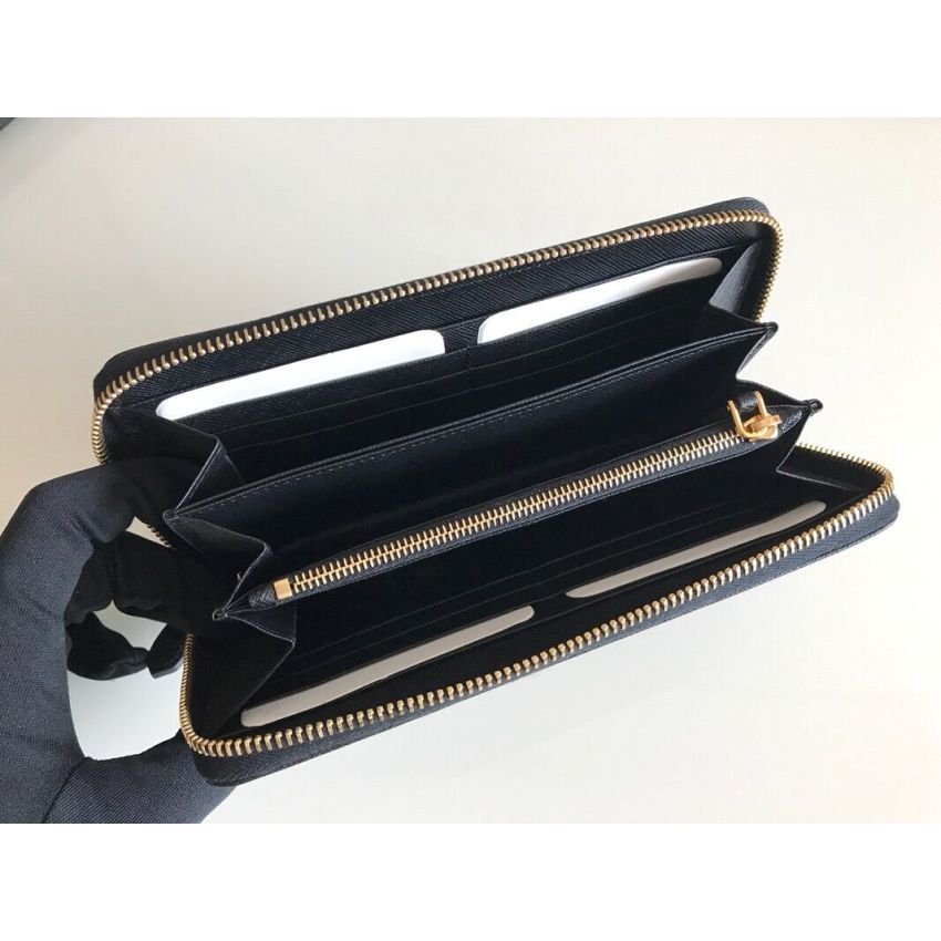 Pra*a Saffiano Zippy wallet