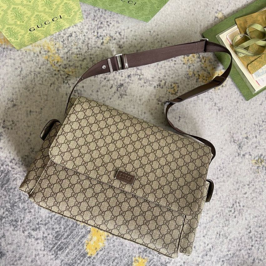 Gvc*1 GG Svp*me Large Messenger Diaper Bag