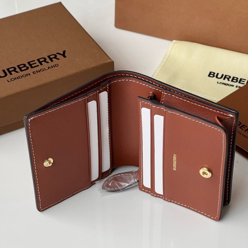 Bv*b*rry  Small Check Folding Wallet